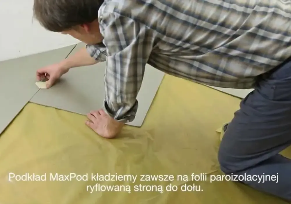 Jak skutecznie ocieplić podłogę pod panele i uniknąć zimna w domu